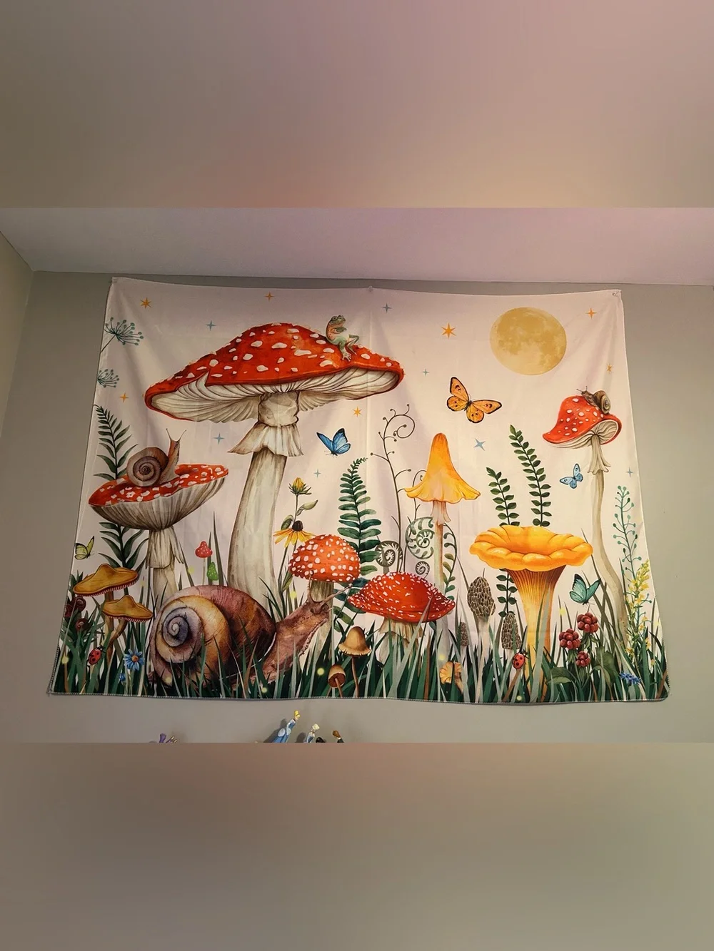 MUSHROOM ART WALL TAPESTRY